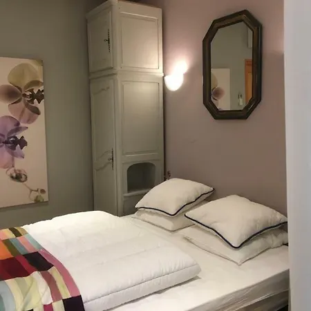 Apartament Maxime 2 *